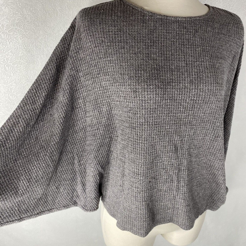 THML Sz M Cropped Gray Waffle Knit Sweater